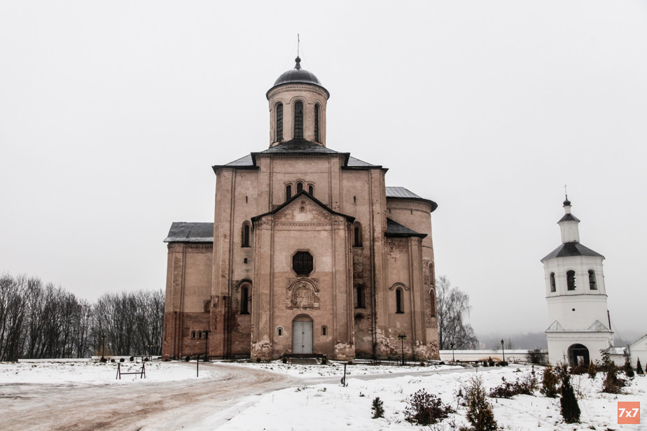 Свирская церковь с колокольней