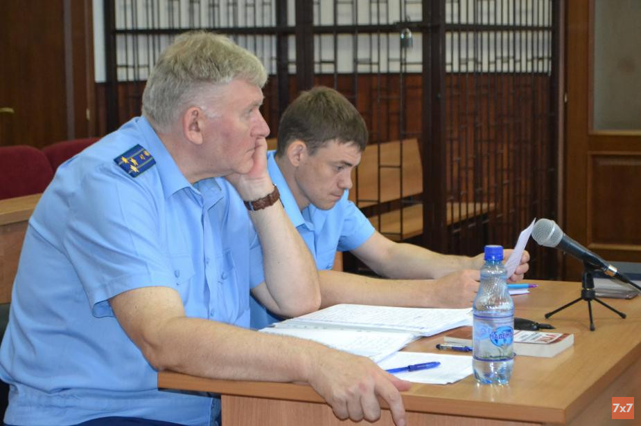 Гособвинители Сергей Семеренко и Андрей Корнишин 