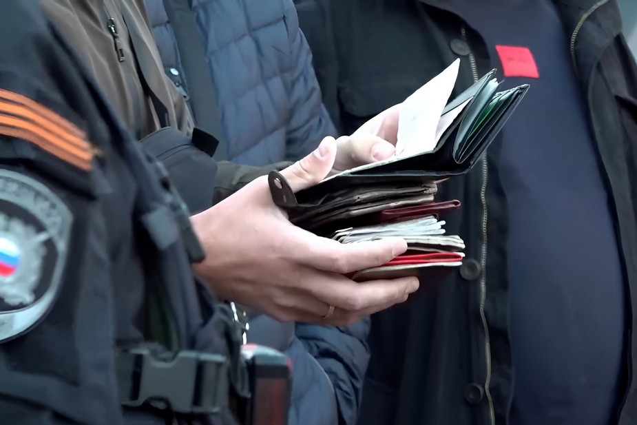 Рейд ОМОНа на общину в Верхних Осельках
